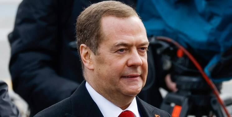 مدودف: این آمریکا بود که از معاهده «آسمان‌های باز» خارج شد