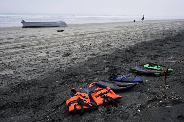 ۱۵ کشته و مفقودی در پی واژگونی قایق در سواحل سن‌دیگو کالیفرنیا