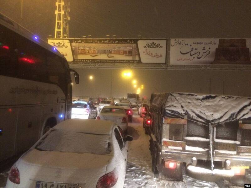 ترافیک فوق سنگین برفی در جاده‌های مازندران