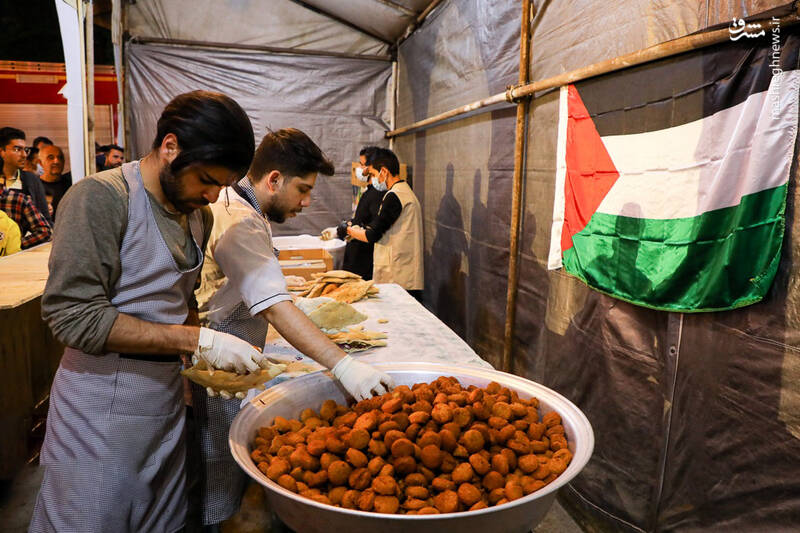 عکس/ افطاری فلسطینی در میدان فلسطین