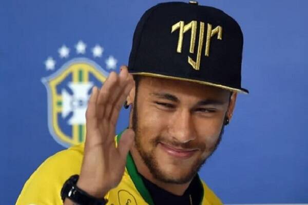 فوتبالیست برزیلی ناخدا شد +عکس