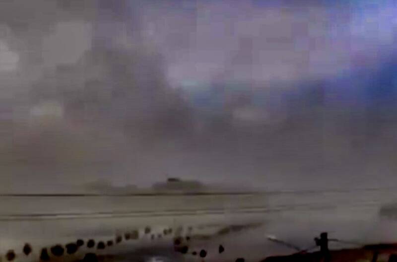تصاویری از محاصره قم در توفان و گرد و غبار