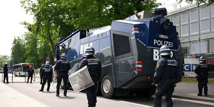 حمله پلیس آلمان به فعالان محیط زیستی+عکس و فیلم