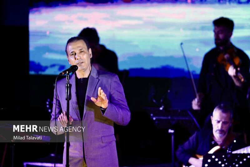 عکس/ کنسرت علیرضا قربانی در رشت