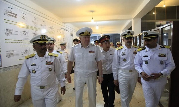 فرمانده نیروی دریایی روسیه از دانشگاه دریایی نوشهر بازدید کرد