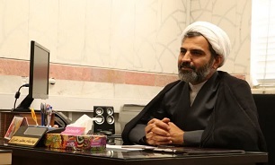 امام خمینی (ره) یک انسان تحول‌آفرین در تاریخ بود که توانست دنیای دو قطبی را متلاشی کند