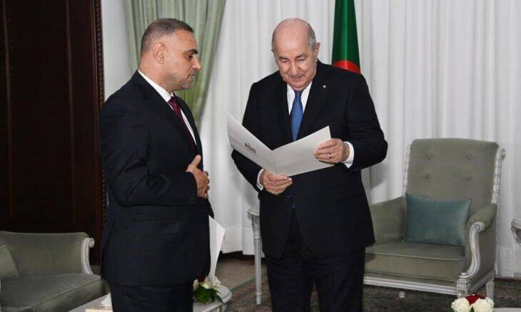 الجزیره: محمود عباس پیام مهمی برای رئیس جمهور الجزایر فرستاده است