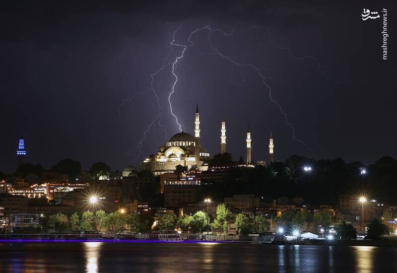 عکس/ رعد و برق در آسمان استانبول