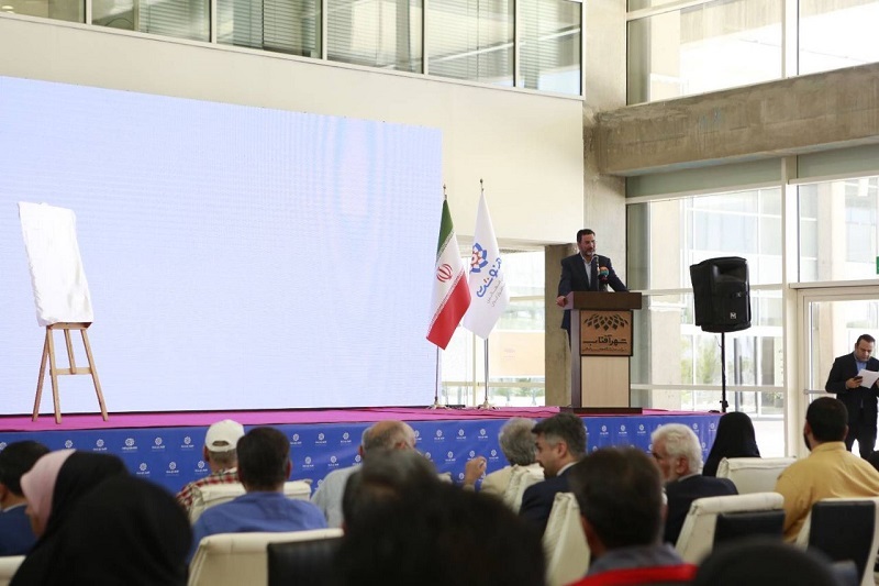 نخستین رویداد «هم‌نوشت» برگزار شد/ پاسخ رهبر انقلاب به نامه تولیدکنندگان نوشت‌افزار ایرانی