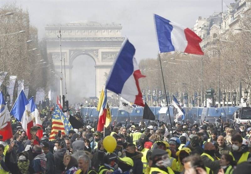 بی‌بی‌سی: بدترین کابوس ماکرون با آشوب‌های پاریس تعبیر شد