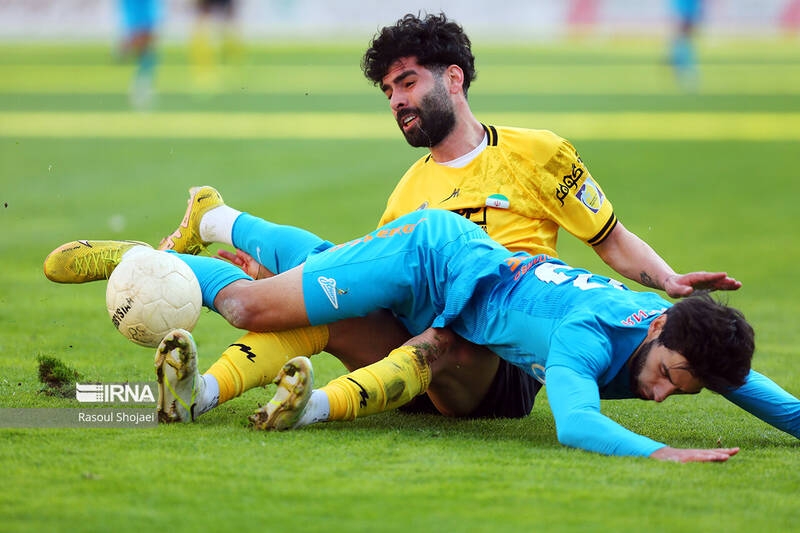 شماره ۸ سپاهان به استقلال نزدیک شد