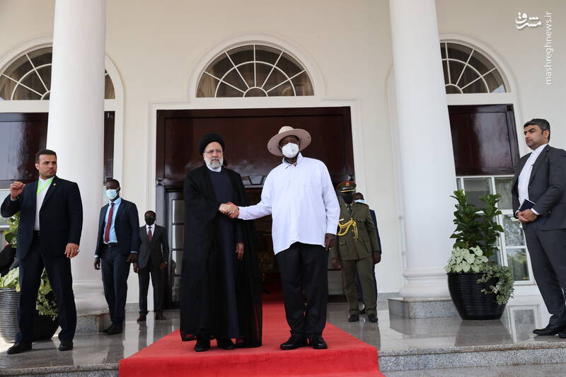 عکس/ استقبال رسمی از رئیسی در کاخ ریاست جمهوری اوگاندا