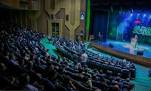 سی و هشتمین برنامه شب شعر عاشورا در تالار حافظ شهر شیراز برگزار شد