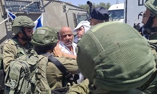 نظامیان صهیونیست یک مقام فلسطینی را مورد ضرب و جرح قرار دادند