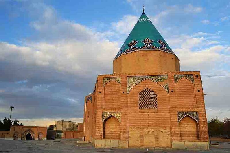 نمایی از مقبره "بابا رکن‌الدین" در اصفهان