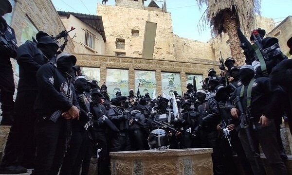 عرین الاسود به اهالی کرانه باختری فراخوان داد/ برای مبارزه با اشغالگران به خیابانها سرازیر شوید