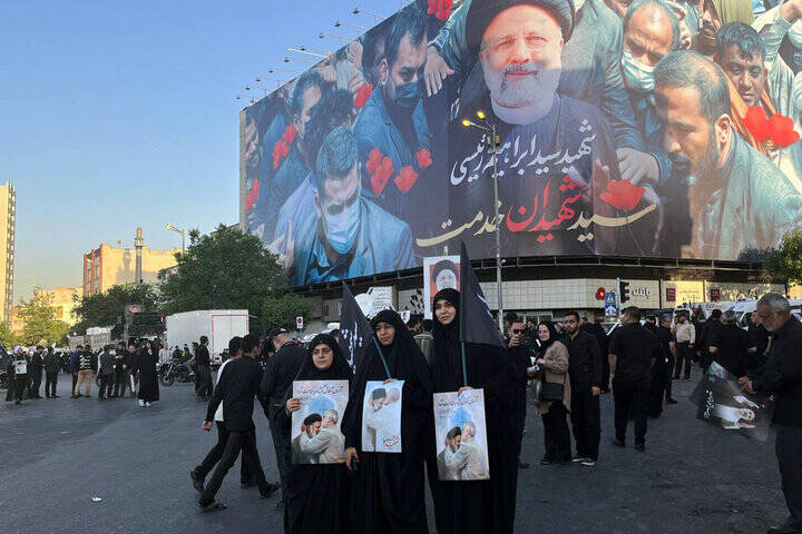 لحظه به لحظه با تشییع رئیس جمهور و شهدای خدمت در تهران / حضور گسترده مردم پیش از آغاز رسمی مراسم +عکس و فیلم