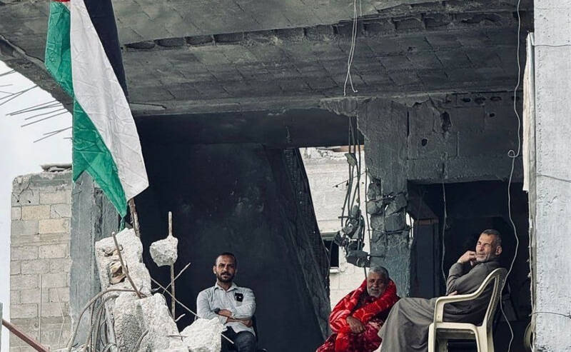 پرچم فلسطین هنوز بالاست