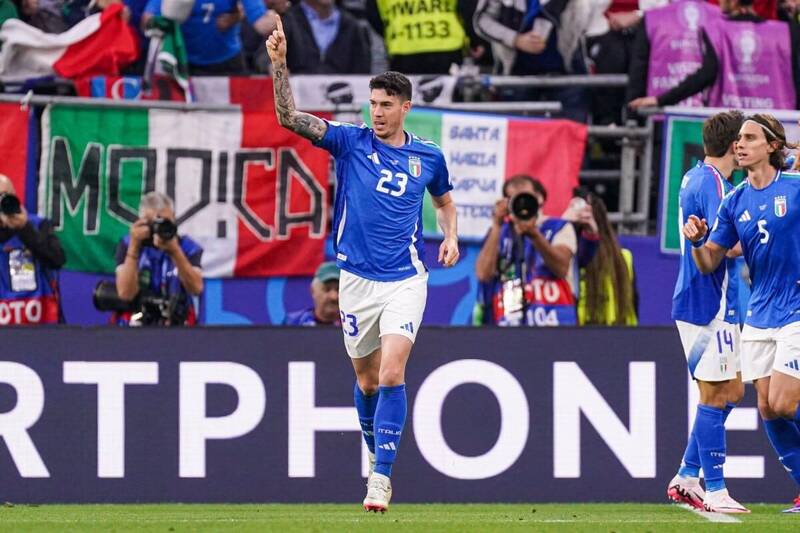 ایتالیا جام را با برتری آغاز کرد