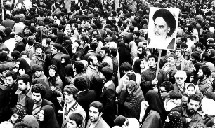 حضرت امام (ره) ایران را از پرتگاه ترسیم شده توسط بیگانگان نجات داد