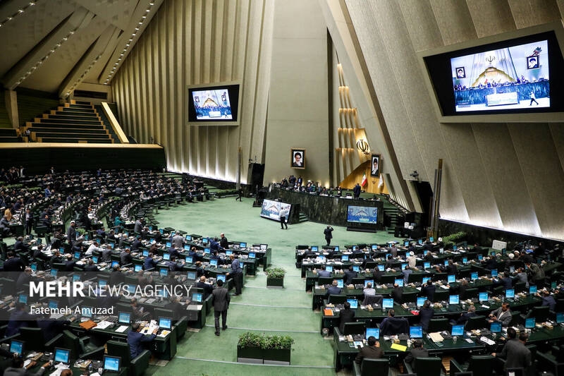 وزیر ارتباطات درباره دولت هوشمند به نمایندگان گزارش می دهد