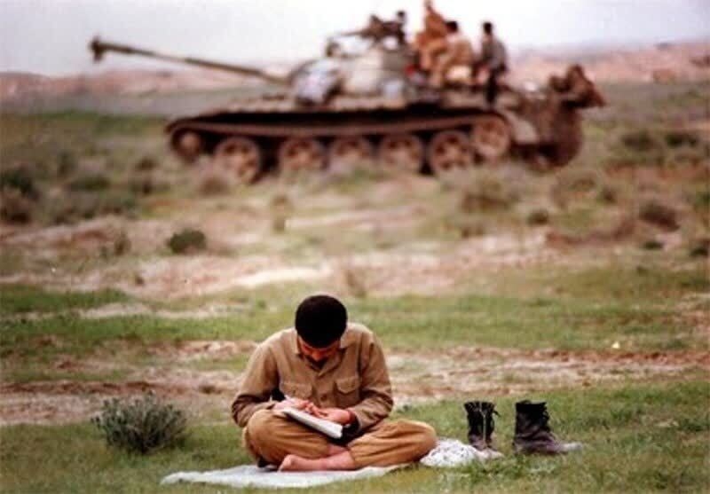 دفاع مقدس در کلام شاعران و نویسندگان: نغمههای حماسه و عشق