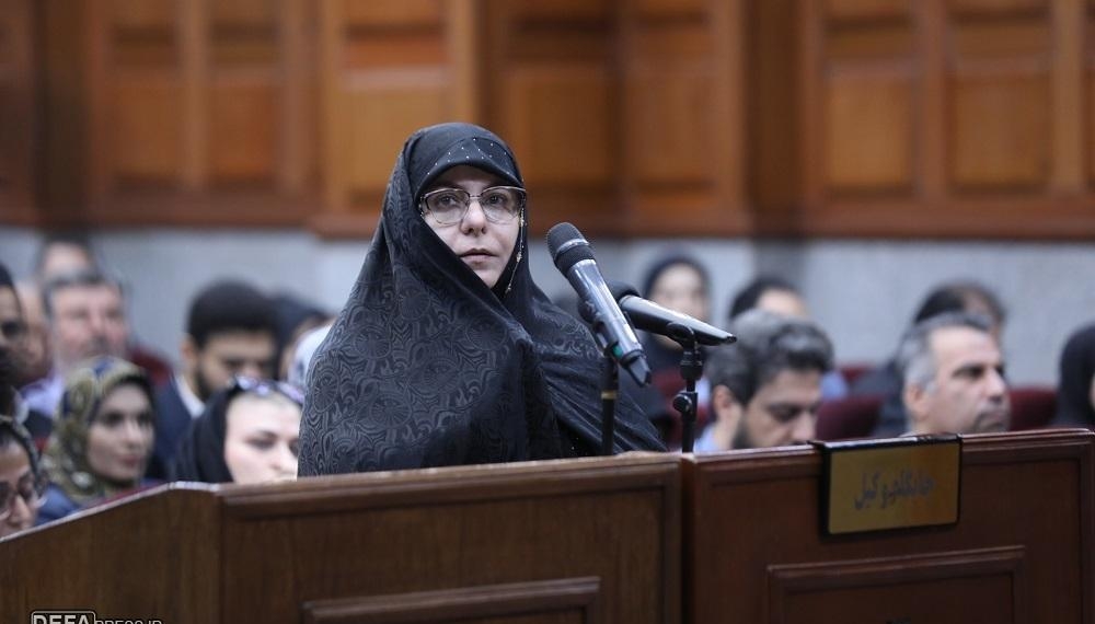 خواهر شهید خوش‌زبان: از کشور‌هایی که از منافقین میزبانی می‌کنند شکایت دارم
