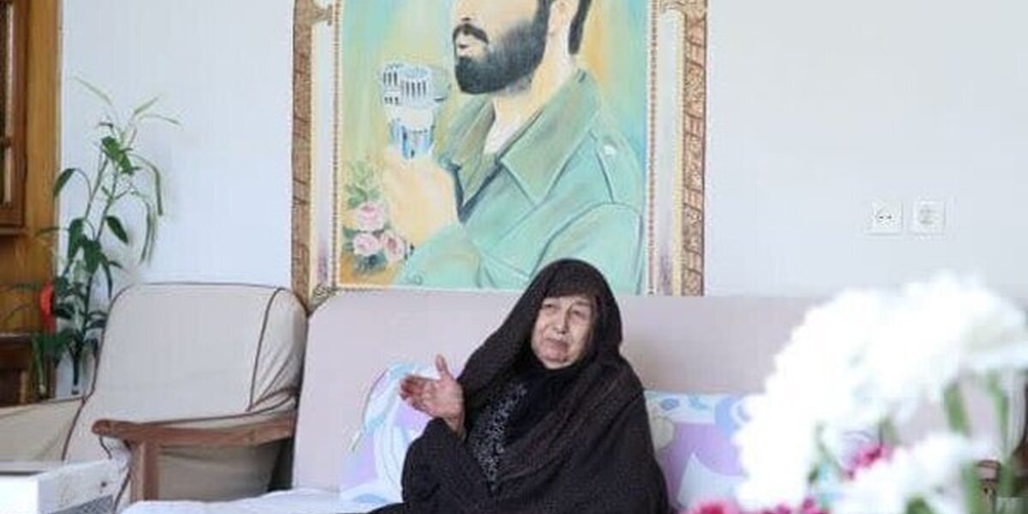 مادر یک دستم را در جبهه گم کردم!