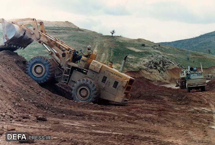 خلاقیت‌های جبهه/ نجات بلدوزرها