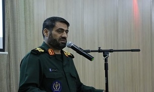 انقلاب اسلامی مستحکمتر از قبل به راه خود ادامه میدهد