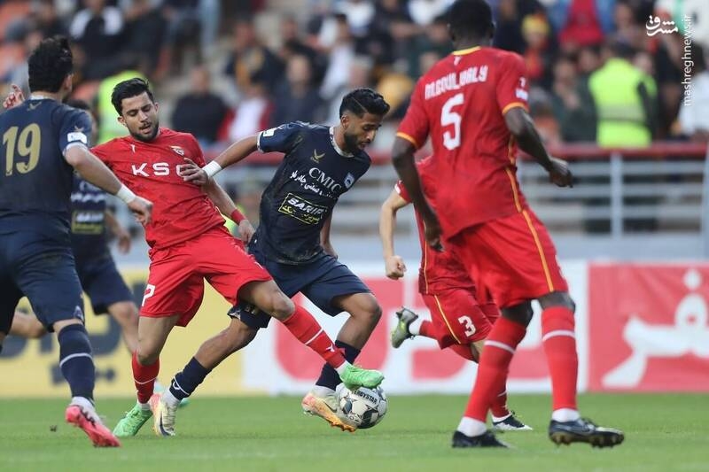 فولاد با پیروزی خانگی جای پرسپولیس را گرفت