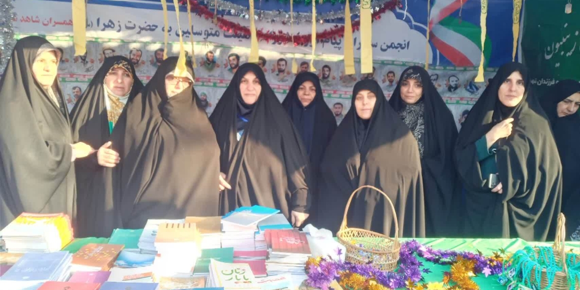 حماسه خواهران شهدا در راهپیمایی ۲۲ بهمن با نام سفیران پیام‌آور عاشورا+ فیلم