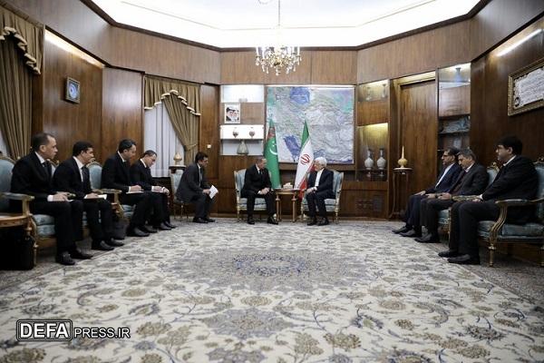 عارف: اولویت ایران برای توسعه روابط با کشورهای همسایه است