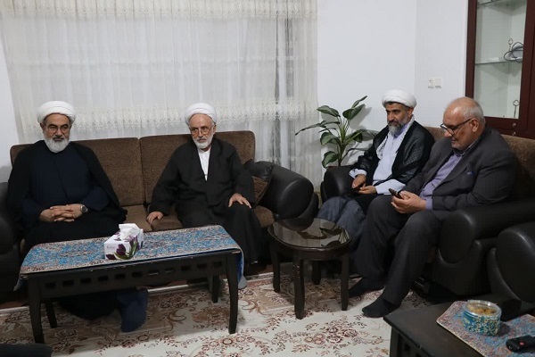 حجت الاسلام پورخاقان: وامدار خانواده شهیدان هستیم