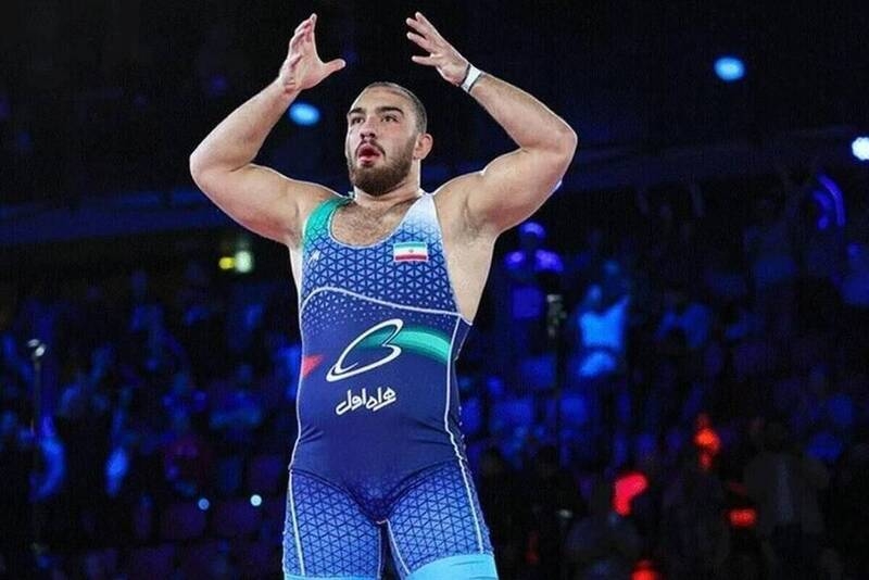 فیلم/ نماز خواندن زارع قبل از فینال ۱۲۵ کیلوگرم رنکینگ جهانی