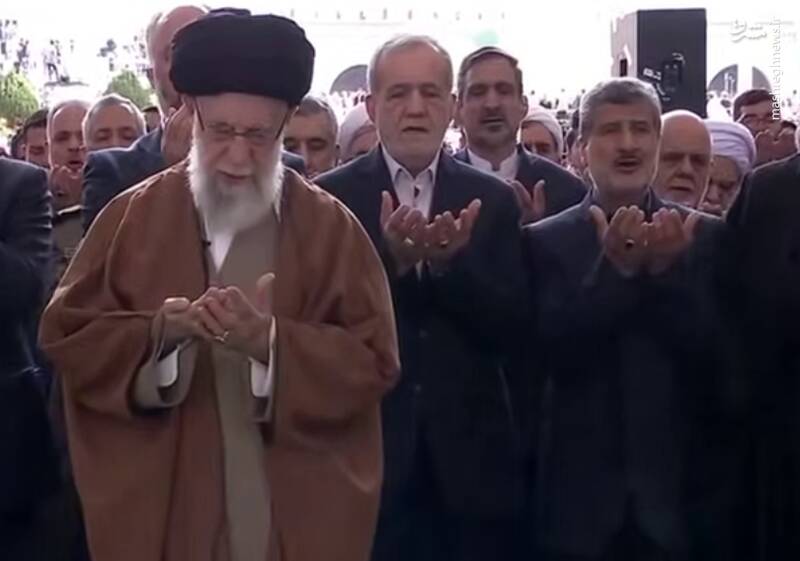 فیلم/ تصاویری از صف اول مراسم اقامه نماز عید سعید فطر به امامت رهبر انقلاب