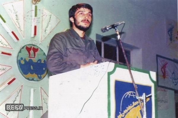 منتظر بهر وصال یار بود 