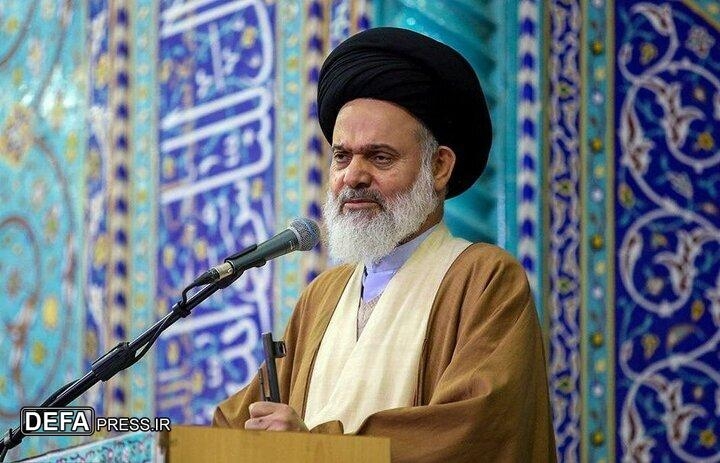 آیت الله حسینی بوشهری: به کسی که همزمان با ارسال نامه مذاکره تحریم میکند نباید اعتماد کرد