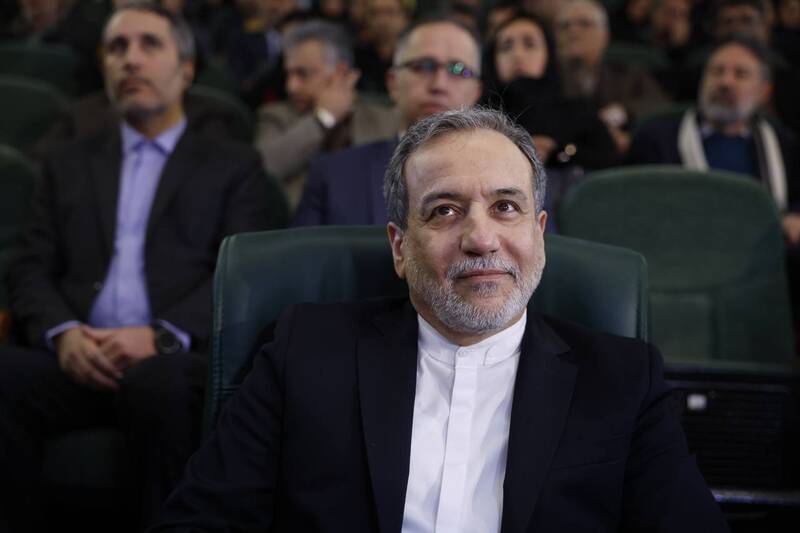 گفتگوی تلفنی عراقچی و همتای انگلیسی