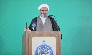 استکبار جهانی به این نتیجه رسیده که اگر میخواهد جوامع اسلامی را متلاشی کند، باید از خانواده آغاز کند