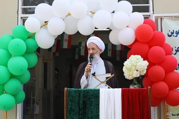 آیت الله محمدی لائینی: سرگذشت شهدا را برای نسل امروز و آینده روایت کنیم