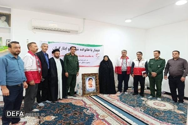 دیدار با خانواده امدادگر شهید «حسین تقینژاد» به مناسبت هفته هلالاحمر