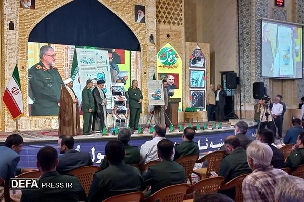 رونمایی از ۱۲ عنوان کتاب به مناسبت روز مقاومت و پایداری در دزفول