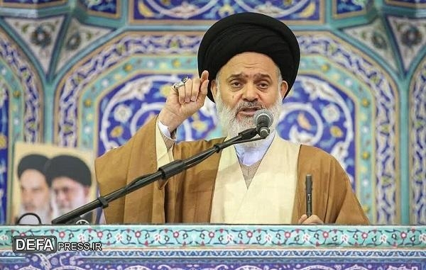 آیت الله حسینی بوشهری: امام خمینی (ره) در قله سیاستمداری و معنویت قرار داشت
