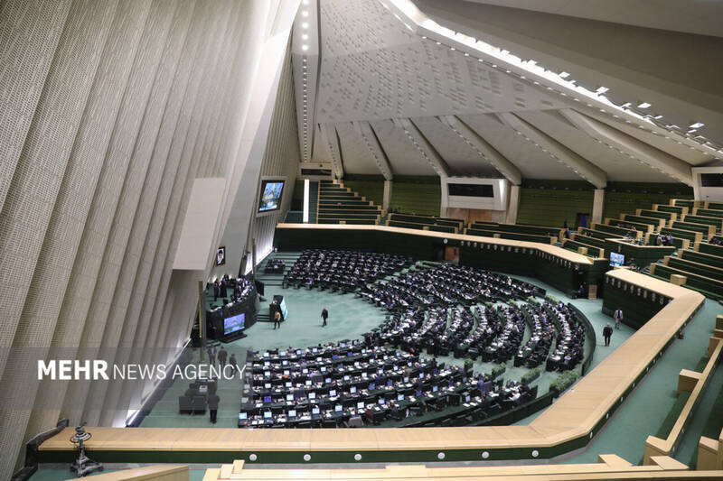 نمایندگان از پاسخ‌های وزیر کار قانع شدند