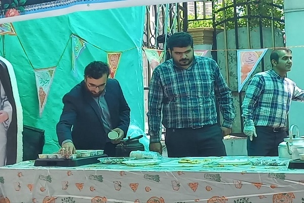 کلیپ/ برپایی چایخانه امام رضا (ع) در سازمان جهاد کشاورزی مازندران