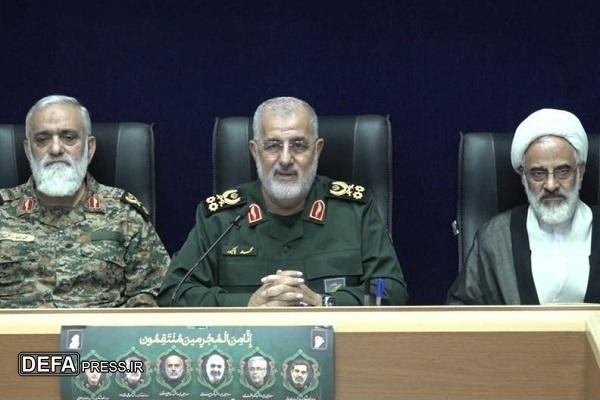 سرلشکر پاکپور: رزمندگان ما دستشان روی ماشه است