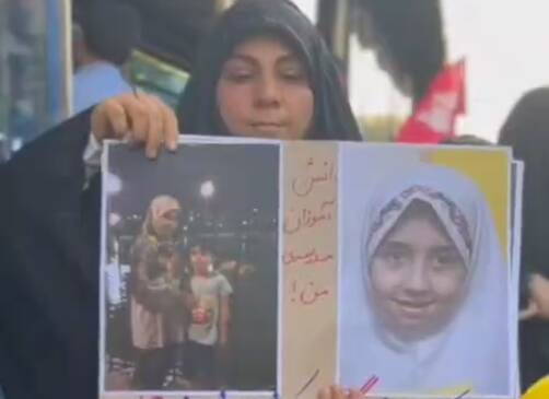 فیلم/ معلمی که دانش‌آموزانش به شهادت رسیدند