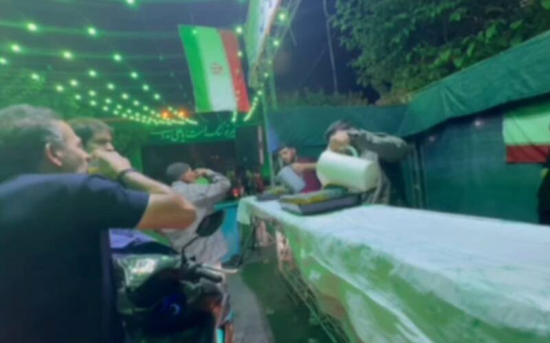 فیلم/ پخش شربت در تهرانپارس همزمان با آغاز حملات ایران
