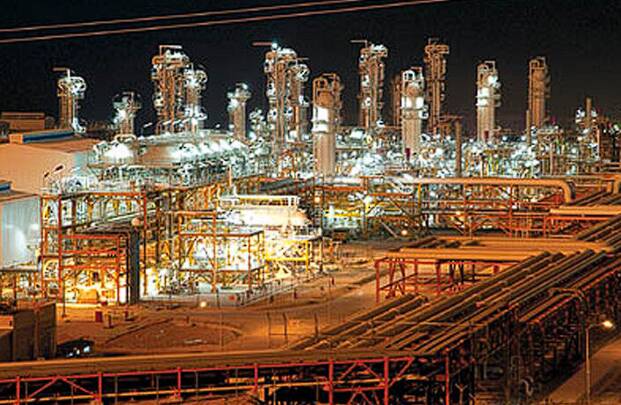 مهار آتش‌سوزی در پتروشیمی خارگ؛ یک نفر فوت شد